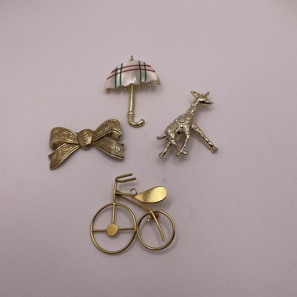 Lot Of 4 Women’s Gold Tone Brooch Pins Metal Bike, Giraffe, Umbrella, Bow - Picture 11 of 11